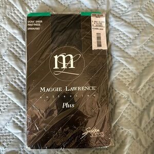 Maggie Lawrence Size 1X-2x Navy Lycra Sheer Pantyhose New in Package Vintage
